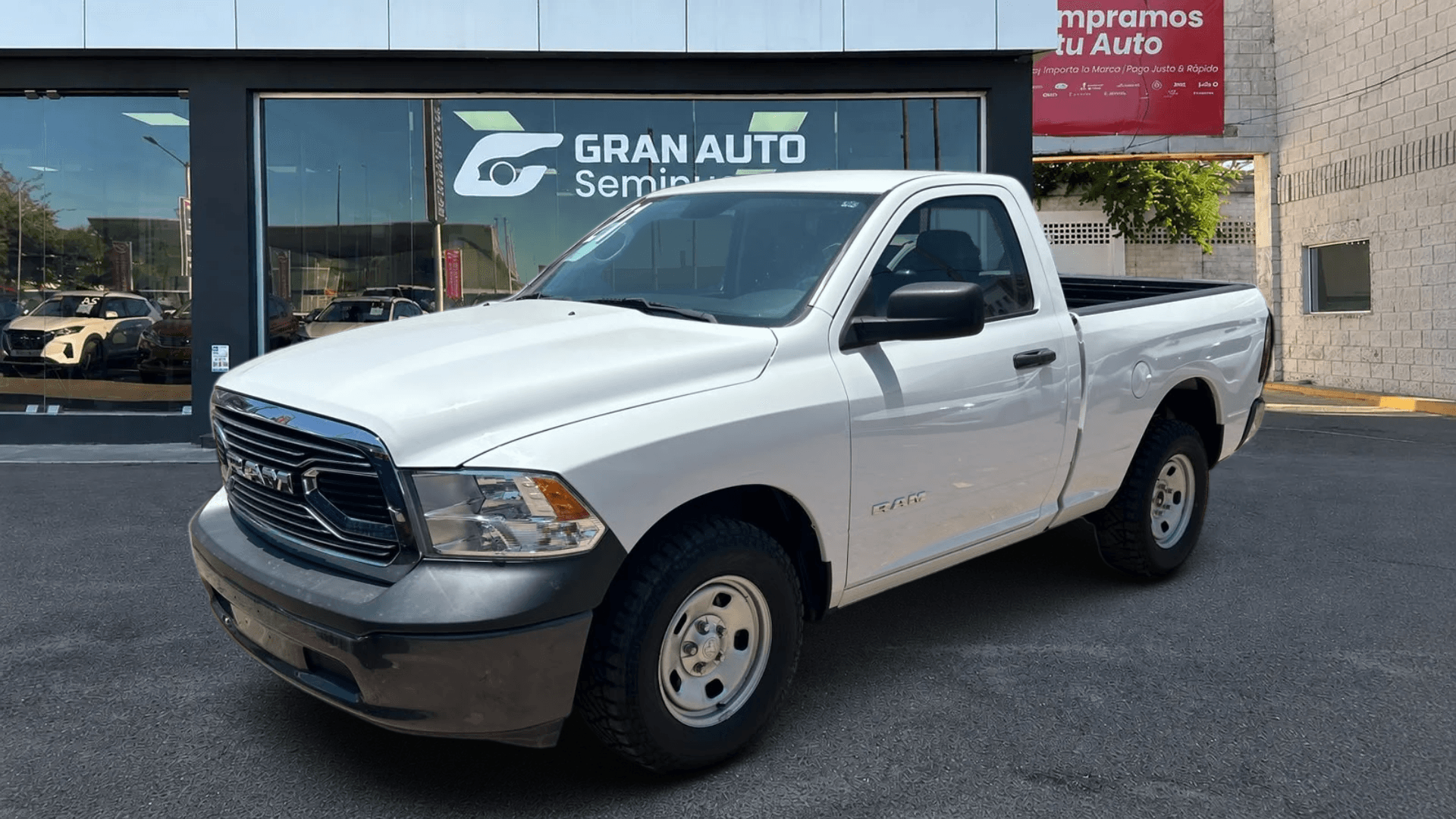RAM 1500 REGULAR CAB ST V6 4X2